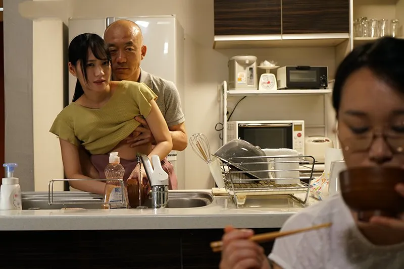 Người chồng nện bảo bối riêng của vợ khi biết người vợ không thể sinh con cho mình